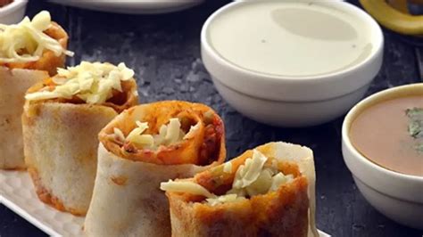 Jini Dosa Recipe: A delicious fusion dosa filled with a spicy, cheesy ...