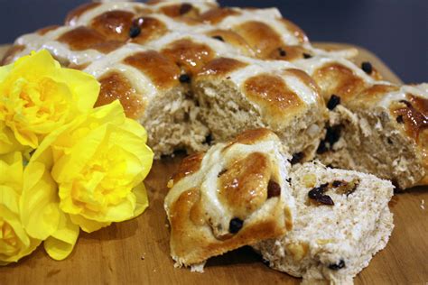homemade hot cross buns