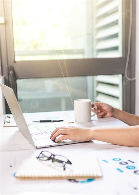 Office Portrait Example 的图像结果