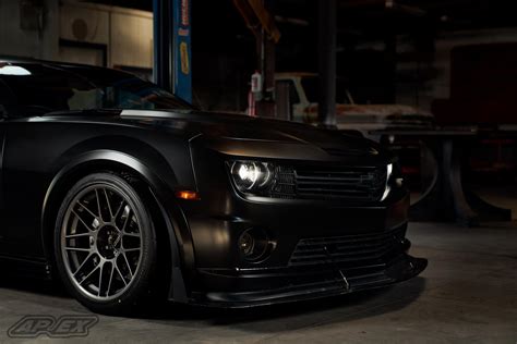 Chevrolet 5th Gen Camaro SS with 19" ARC-8 Wheels in Anthracite