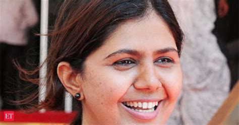 Gopinath Munde's daughters Pankaja and Pritam vying to retain family ...