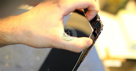 Solusi Layar LCD iPad Bergaris - Electro Mobile Apple Repair Service ...