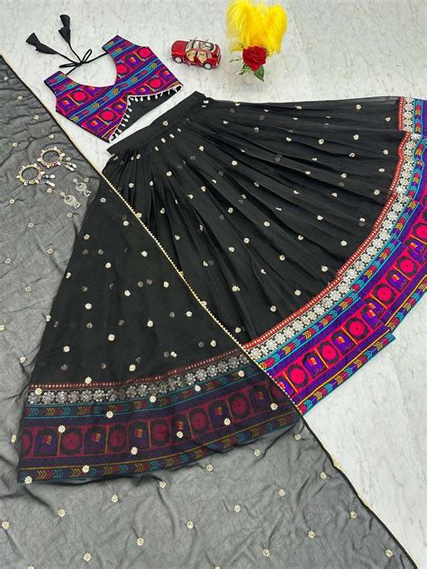 PC N04 NAVRATRI WEAR READY MADE CHANIYA CHOLI AT BEST ONLINE RATE ...