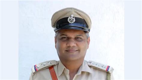 Gujarat ATS Arrest Controversial Police Inspector Taral Bhatt In Multi ...