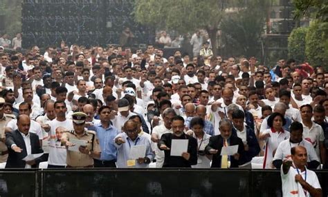 PM Modi flags off 'Run for Unity’