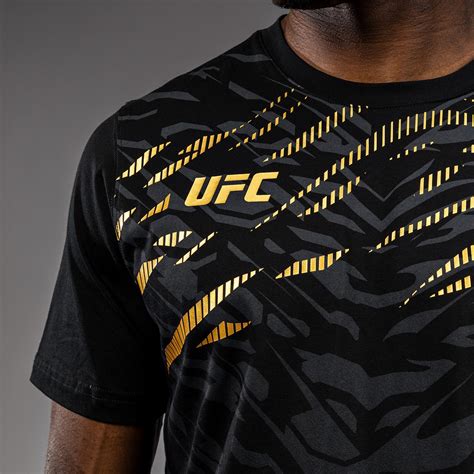 UFC Fusion by Venum Men’s Replica Short Sleeve T-Shirt - Champion - Venum