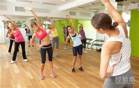 女性跳有氧健身操的好处-运动经验本
