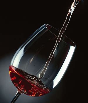 我们在收藏红酒时，该怎么选择酒窖呢？为大家解答一下！_东方养生频道_东方养生
