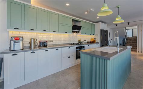 A Comprehensive Fabuwood Cabinetry Review For 2025