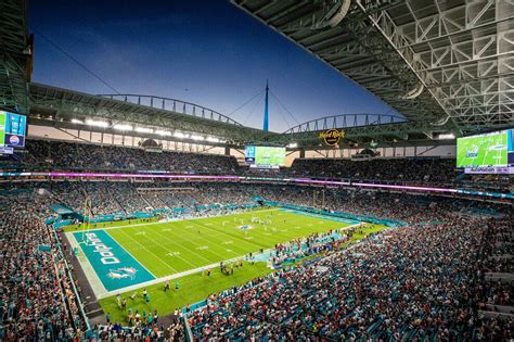 10 best NFL stadiums of 2025: Where to see game day greatness