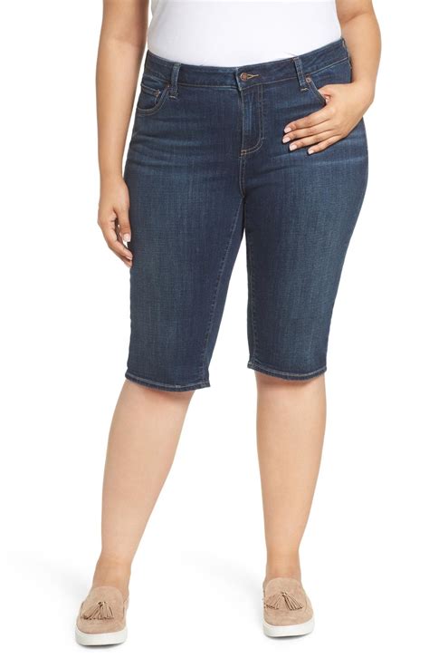 The 5 Brands With the Best Plus-Size Denim Shorts | Who What Wear