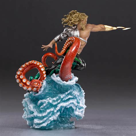 Buy Iron Studios DC Comics Aquaman Deluxe 1:10 Scale Statue online at ...