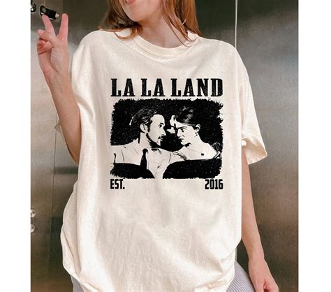 La-Land-T-Shirt-Movie-Vintage-Midcentury-MinimalisT-For-Him.jpg