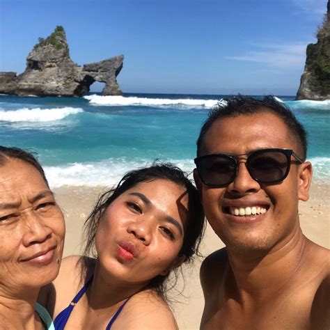 CAVE BEACH BUNGALOW (Batununggul) - Specialty Resort Reviews, Photos ...