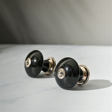 Nyx Ceramic Knobs (Set Of 2) – Samskara Home