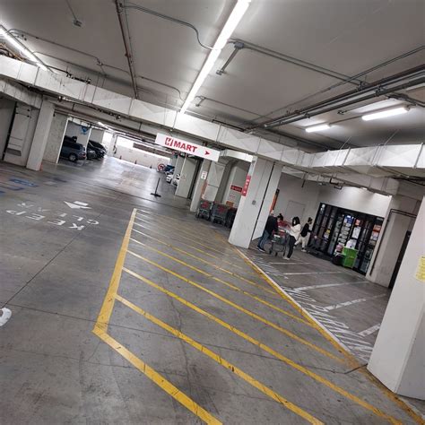 H-Mart @ MaDang Courtyard – Where to Shit in Los Angeles