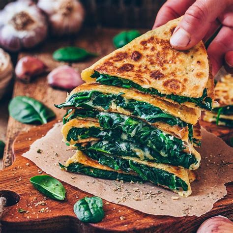 7 Foods That Naturally Prevent and Treat Acne ...