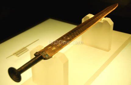 国家宝藏越王勾践剑：天下第一剑，千年不朽，仍有不解之谜_历史