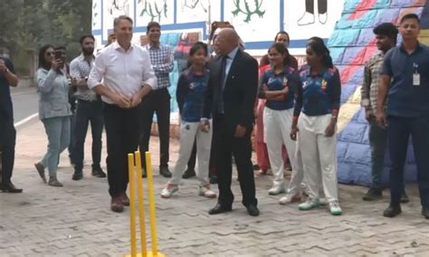 Australian Deputy PM Marles plays 'gully cricket' at Arun Jaitley ...