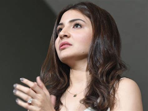 Farokh Engineer Clarifies He Never Meant To Demean Anushka Sharma, Says ...