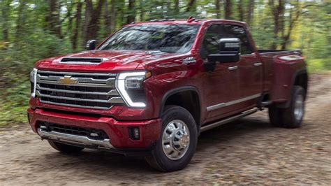 Chevrolet Silverado 3500 High Country First Test Review: Cushy Heavy Duty