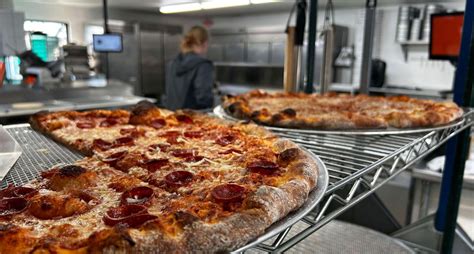 Circle and Squares Pizza Co. | Newark, Ohio 43055 | 740-749-9274