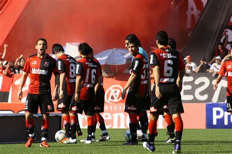 Newell's Old Boys vs. Velez Sarsfield, 2013 Copa Libertadores: Injuries ...