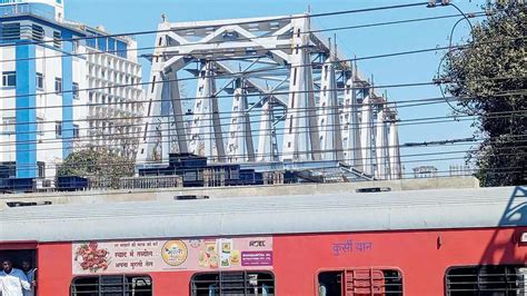 Karnak railway flyover’s 550-metric-ton girder successfully shifted