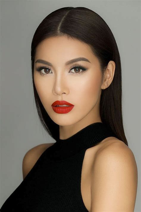 Stunning Pictures of Vietnamese Women