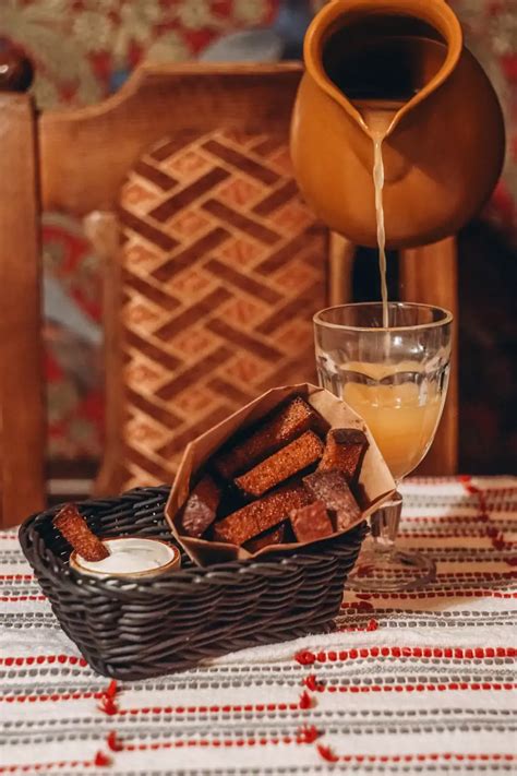 Сухарики чесночные к пиву Ресторан белорусской кухни «Кухмистр»