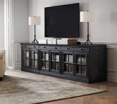 Kennedy Persian-Style Hand Tufted Wool Rug