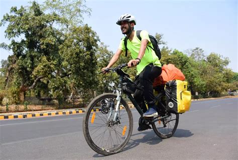 Philem Rohan Singh - Cyclist who travel around India to feed the poor ...