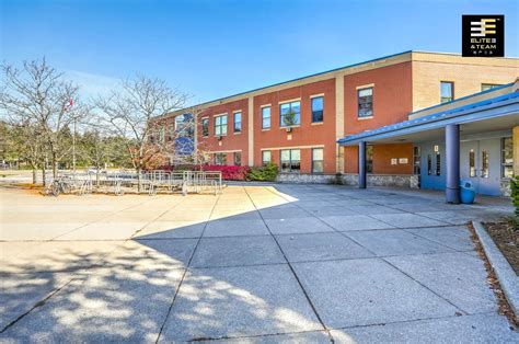 Know about Oakville Trafalgar High School