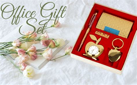 Lavanaya Silver - Gold Plated Gift Set Pen, Visiting Card Holder, Clock ...