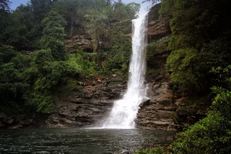 Discover Meghalaya - Land of Clouds
