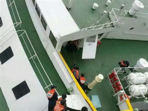 韩失事客轮被救女生：翻船时被喊“原地不动”--财经--人民网