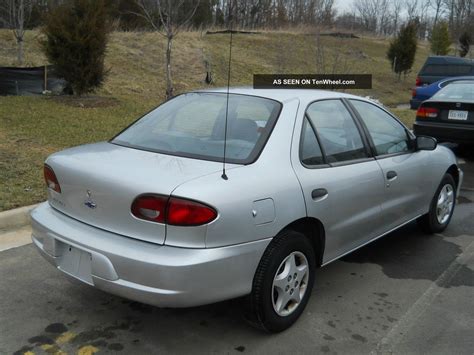 2000 Chevrolet Cavalier Base Sedan 4 - Door 2. 2l / Automatic / Car