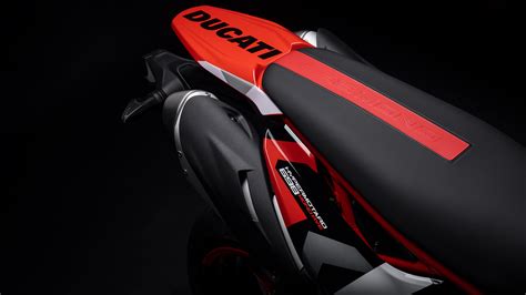 Hypermotard 698 Mono | Live. Play. Ride.