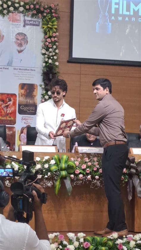 Memorable Moments From 69th Filmfare Awards 2024 With Gujarat Tourism ...