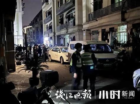 揪心！杭州一小区内发生车辆撞人，造成1死2伤，警方通报：肇事司机已被控制_腾讯新闻