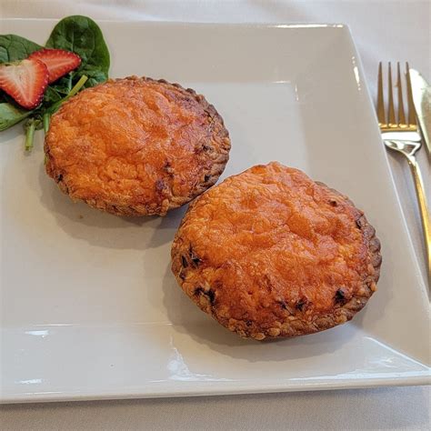 NIAGARA GRANDVIEW BOUTIQUE HOTEL (Niagara Falls) - B&B Reviews, Photos ...