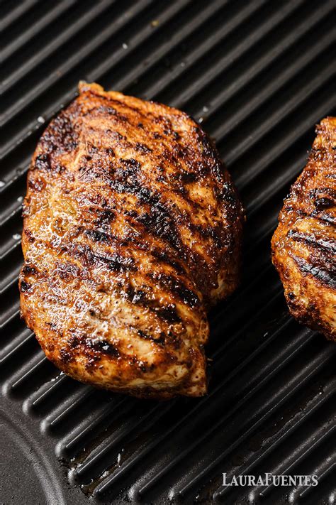 Easy Pan Grilled Chicken Breasts | Laura Fuentes