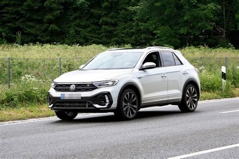 Volkswagen T-Roc 2022: фото, цена, комплектации, старт продаж в России