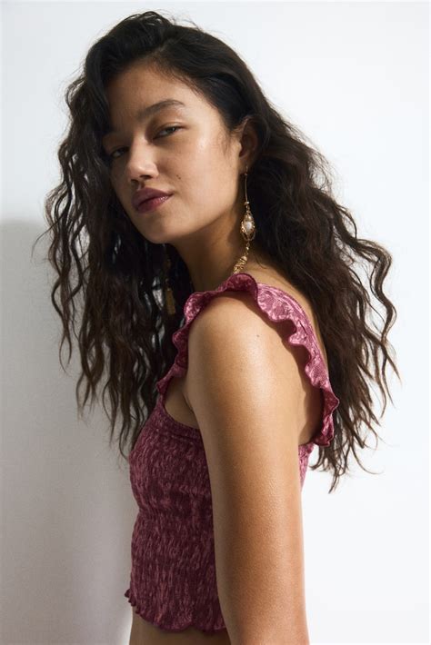 Smocked cropped top - Dark pink/Patterned - Ladies | H&M IN