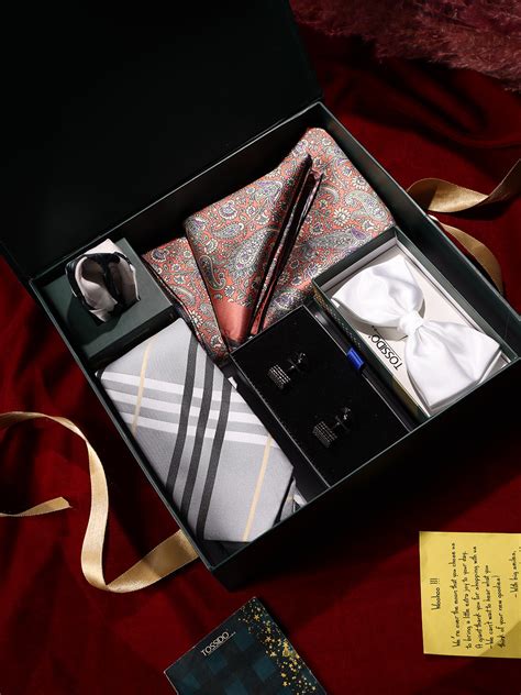 Tossido’s Classic Grey & Paisley Men’s Gift Box