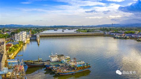 102根桩基扎根黄茅海 黄茅海大桥出水转入承台施工阶段_邑闻_江门广播电视台