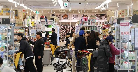 Consumer prices rise 2.1% in Korea, lowest in five years - CHOSUNBIZ
