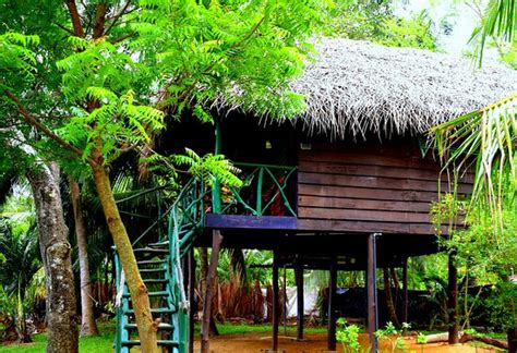 LAKESIDE CABANA TISSAMAHARAMA (Debarawewa) - Cottage Reviews, Photos ...