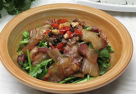 湘菜香菜炒腊肉 - 美食天下 - 华声论坛