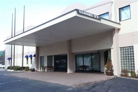 BAYMONT BY WYNDHAM GROTON/MYSTIC - Hotel Reviews, Photos, Rate ...
